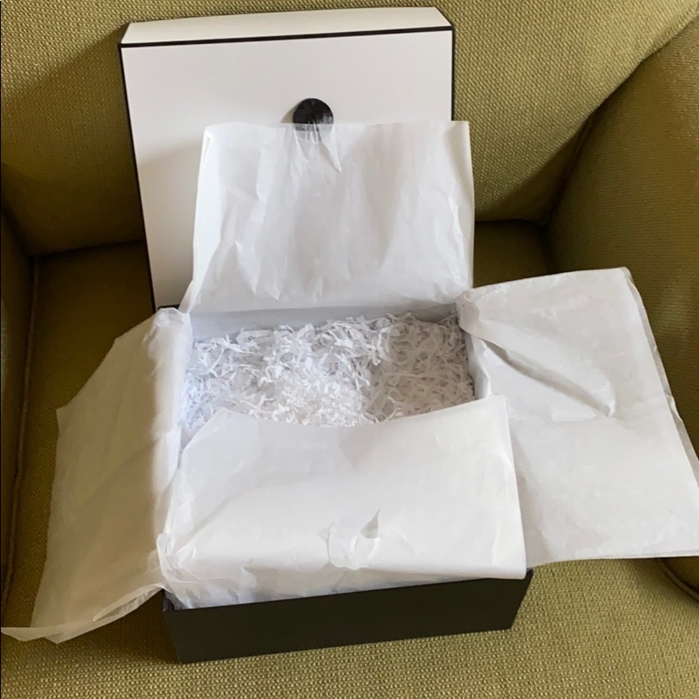 Chanel gift box - Picture 5 of 6